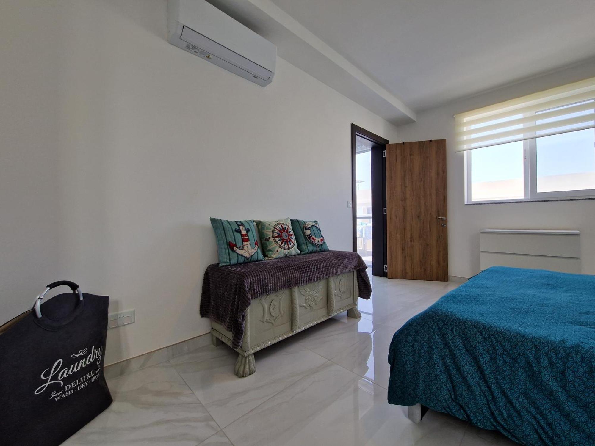 Sea View New Penthouse Terrace & Garage Parking Apartment St. Paul's Bay Exterior foto